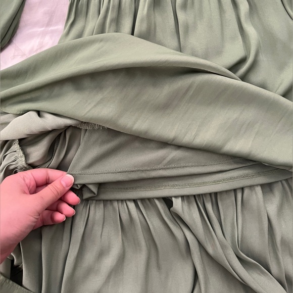 Sage Green Long Sleeve Midi/Maxi Dress - Suzy Shier - Picture 3 of 4